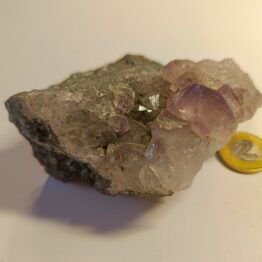 Naturalny kamień Ametyst w formie krystalicznej skałki bryłki nr K
