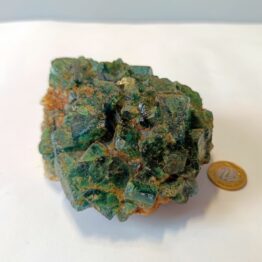Naturalny kamień Fluoryt krystaliczny w formie skałek nr 3