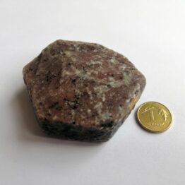 Naturalny kamień Rubin w formie surowego kryształu nr 1